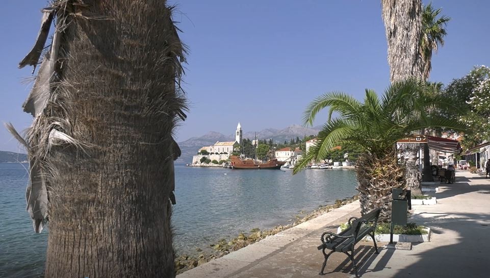 MODERNI RESORT S POGLEDOM